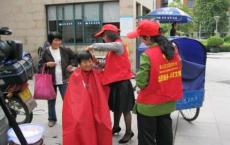 撒贝宁一通电话揭开康辉真面目：人这一生 到底什么最值钱？