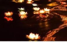 去山上摘杜梨 回家后奶奶莫名其妙抽她 原来她背上有人！