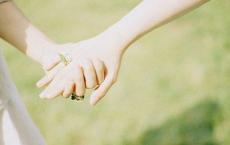 哭着笑，笑着哭