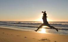 穿着军装看孩子