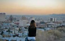 当今的中国，诗是有的，诗人也是有的