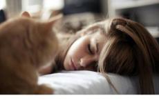 回头看时都是可怜人