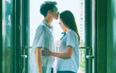 五陵年少争缠头，一曲红绡不知数全诗的意思_上句下句