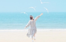 水边杨柳曲尘丝，立马烦君折一枝全诗的意思_上句下句