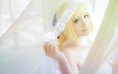 推销女性牛仔的广告词